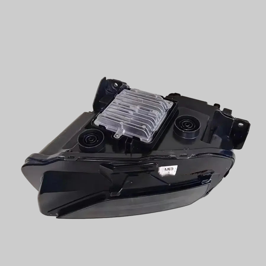 Faro LED para Lynk & Co 05 – usado