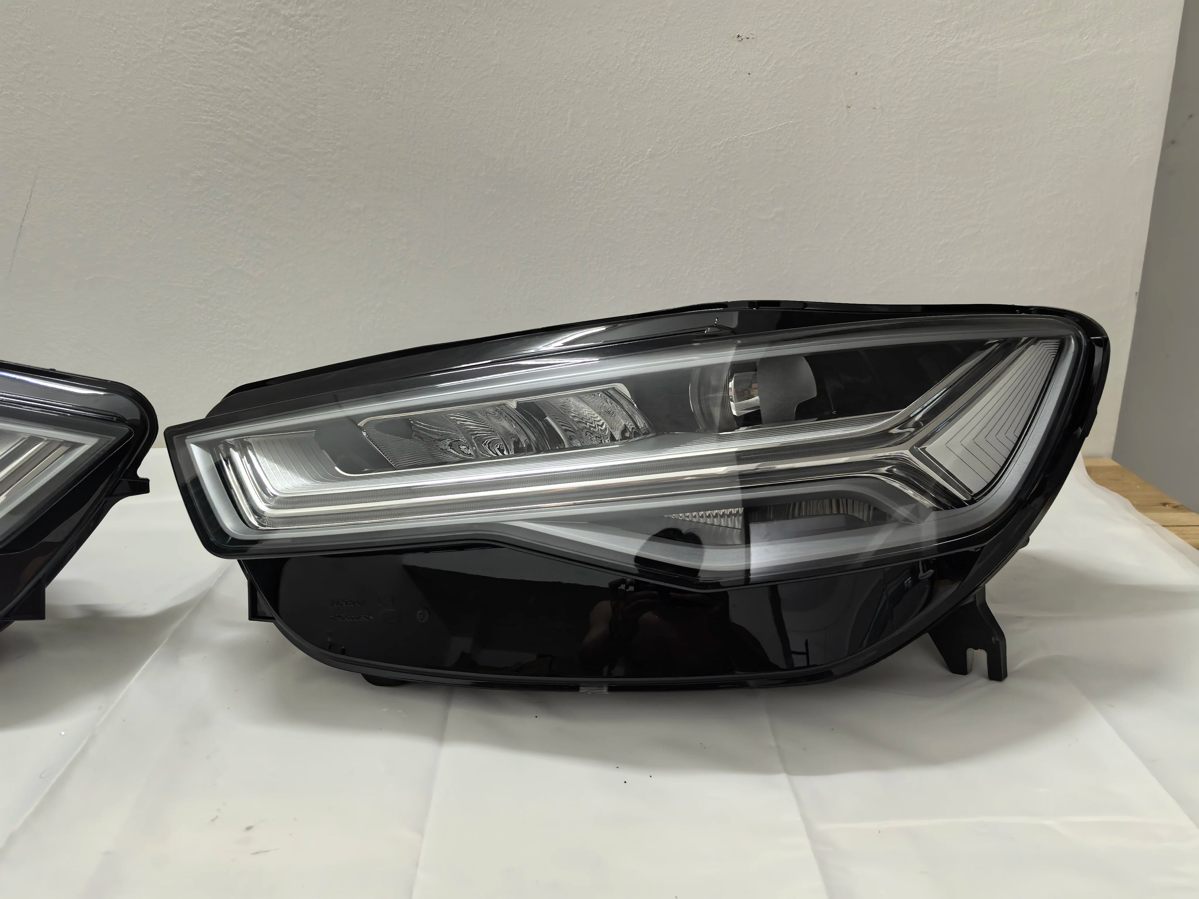 Original LED Matrix Headlight for Audi A6 C7 (2012–2018) – OEM Front Headlamp Replacement