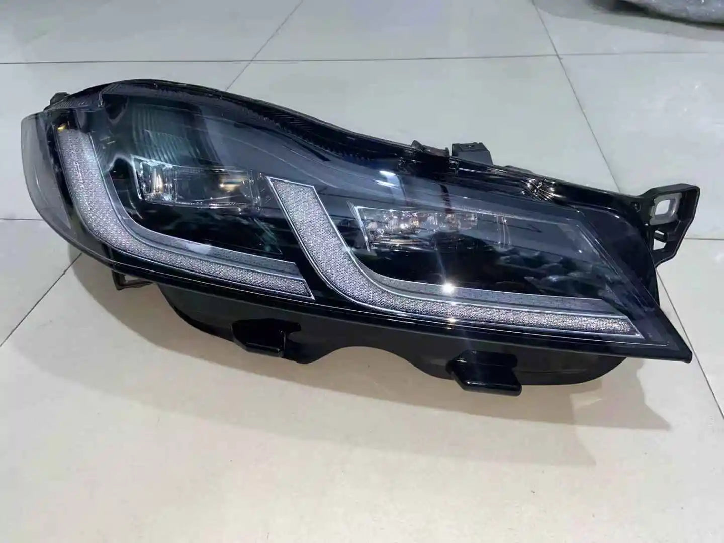 For the 2020-2024 Jaguar XF, Jaguar XF XF-PACE X250 X260 F PACE X761 XFL Car Automatic Lighting System LED Headlights