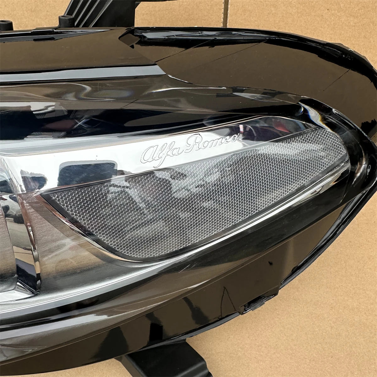High Quality Original HID Headlamp Assembly for Alfa Romeo Giulia Stelvio SUV 2017-2022 New Condition Lights