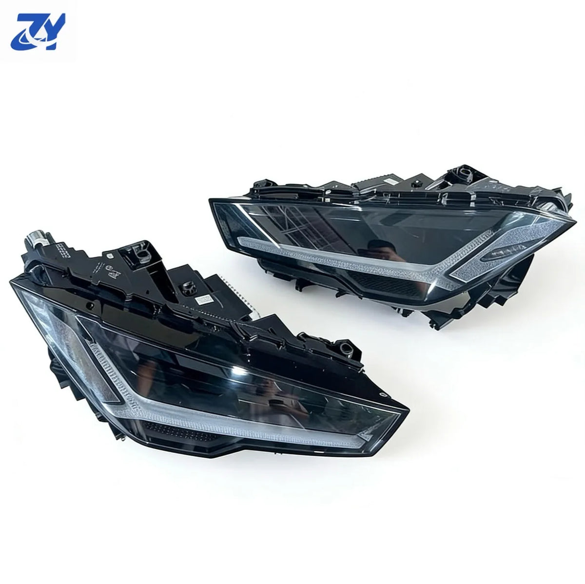 Used OEM LED Headlight for Lamborghini Urus (2017–2018) – OE 4ML941035C / 4ML941036C – view 5