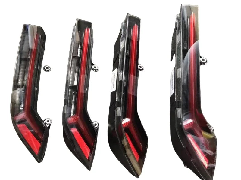 Suitable for Lamborghini Gallardo Huracan Aventador URUS Rear Tail Light Left and Right Taillights 4T0945095 4T0945096