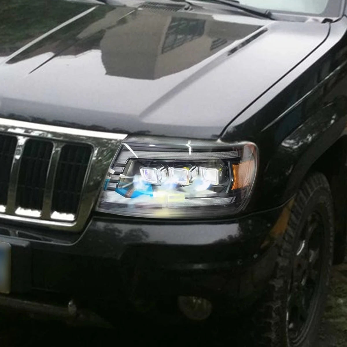 For 99-04 Jeep Grand Cherokee Headlight Assembly Retrofit with LED Projector, Daytime Running Lights, and Dynamic Turn Signals