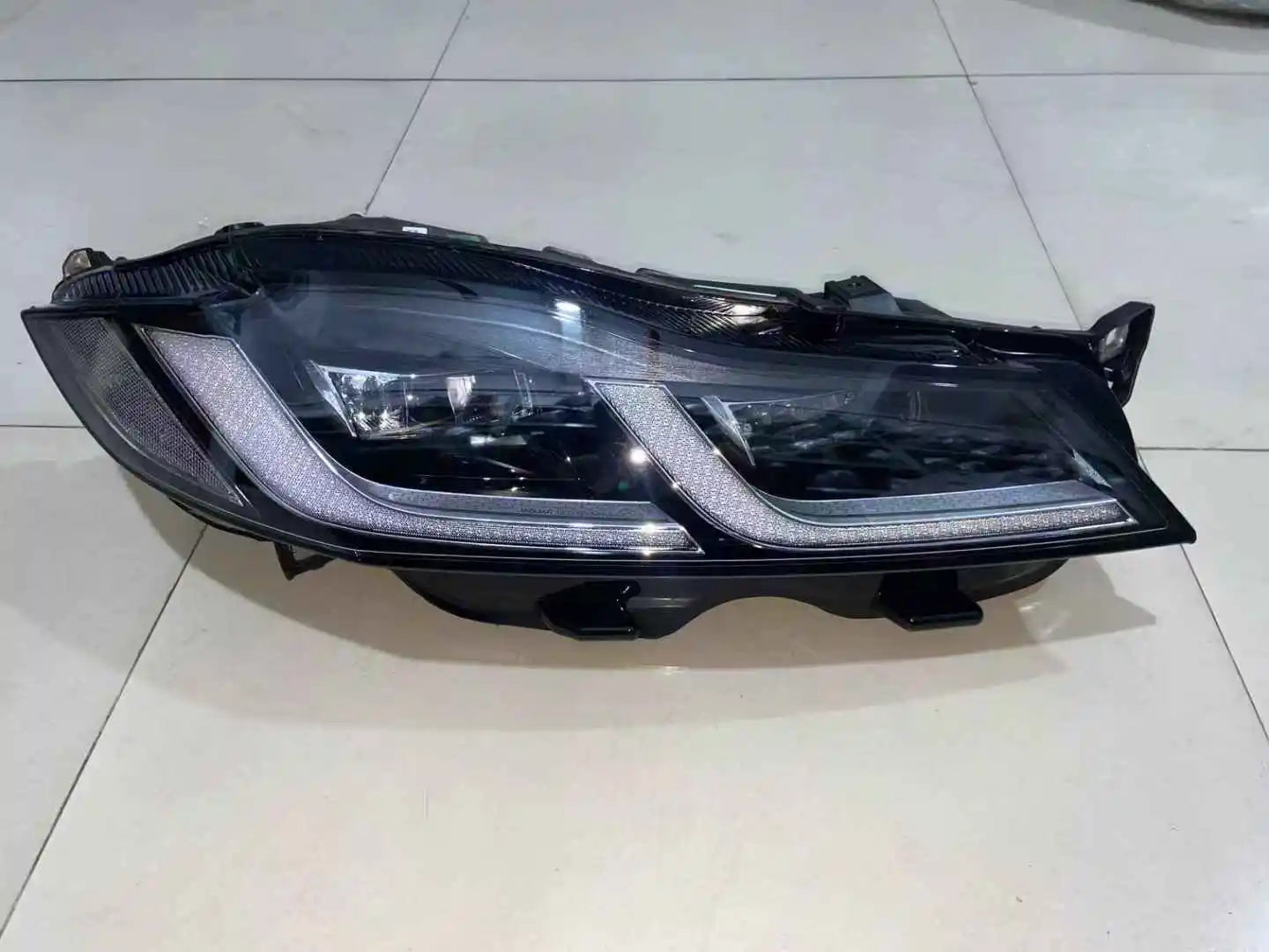 For the 2020-2024 Jaguar XF, Jaguar XF XF-PACE X250 X260 F PACE X761 XFL Car Automatic Lighting System LED Headlights