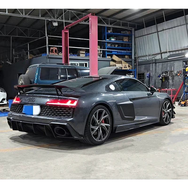 Audi R8 Dry Carbon Fiber Side Vents – Premium Performance Styling