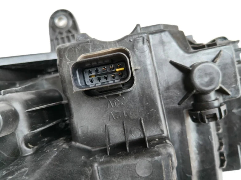 LED žaromet za Lynk & Co 09 EV / PHEV (8894492693) – rabljeno
